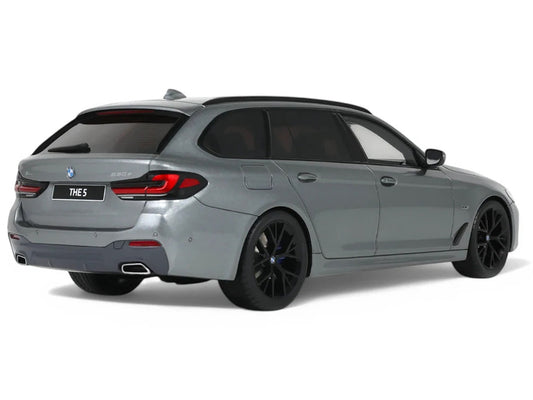 2023 BMW 530E XDrive M Silver Metallic 1/18 Model Car by GT Spirit-1