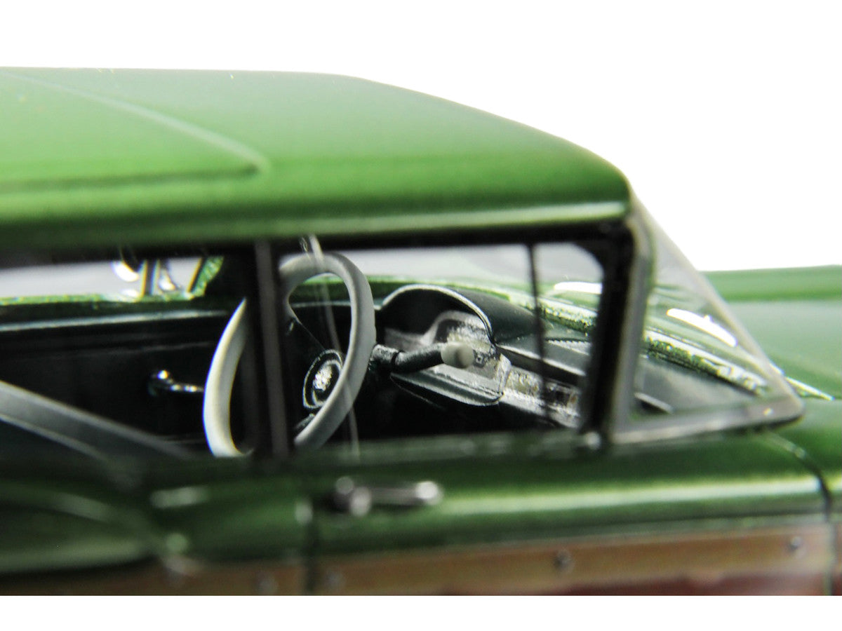 1959 Ford Country Squire Sherwood Green Metallic with Woodgrain Sides and Green Interior Limited Edition to 200 pieces Worldwide 1/43 Model Car by Goldvarg Collection-3