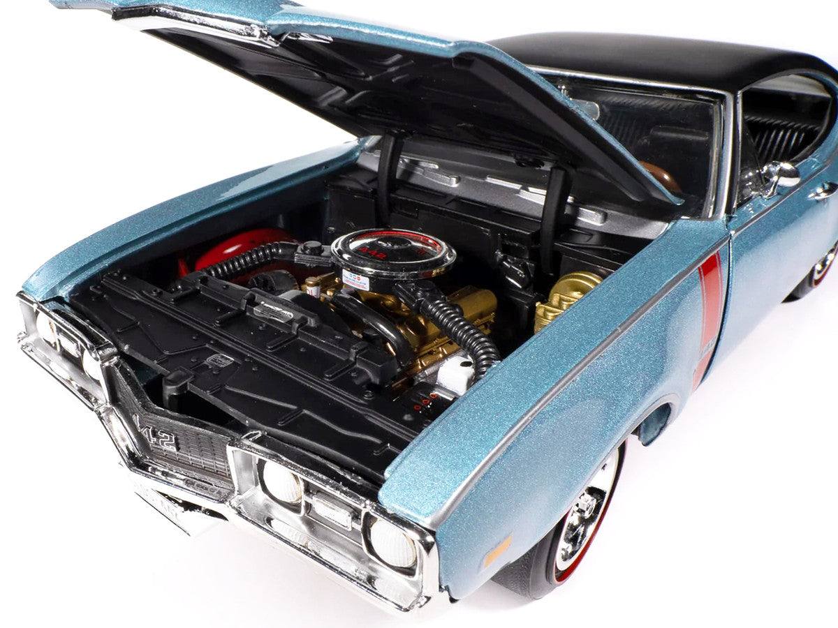 1968 Oldsmobile 442 W30 Holiday Coupe Teal Frost Metallic with Red Stripes and Black Vinyl Top "Hemmings Motor News July 2023 Cover Car" "American Muscle" Series 1/18 Diecast Model Car by Auto World-3