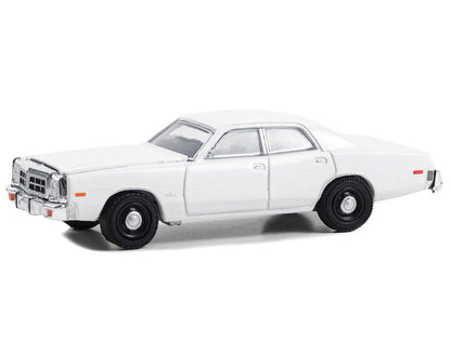 1977-78 Dodge Monaco Police Pursuit White "Hot Pursuit - Hobby Exclusive" Series 1/64 Diecast Model Car by Greenlight-0