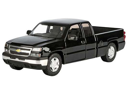 2006 Chevrolet Silverado 1500 Pickup Truck Black ’Die-Cast Collection’ Series 1/25 Diecast Model Car by Motormax - Car