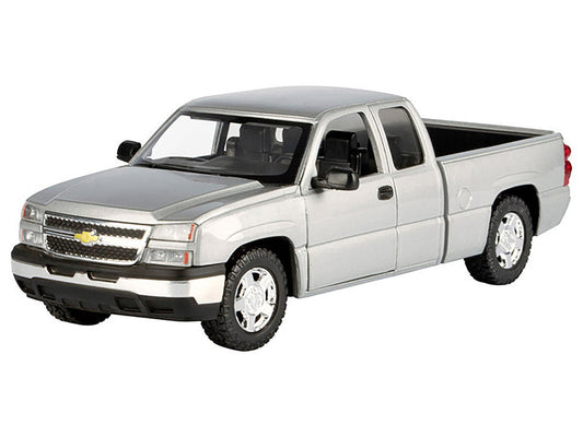 2006 Chevrolet Silverado 1500 Pickup Truck Gray Metallic ’Timeless Legends’ Series 1/25 Diecast Model Car by Motormax
