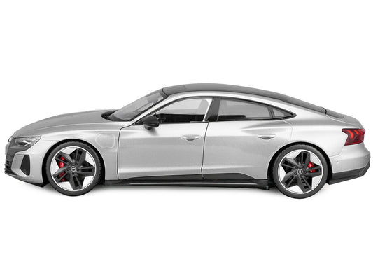 2022 Audi RS e-tron GT Silver Metallic with Sunroof 1/18 Diecast Model Car by Bburago - Car Models