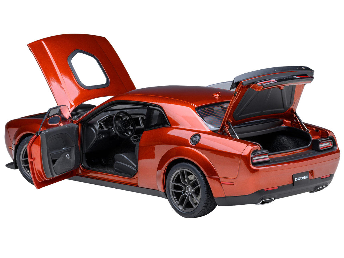 2022 Dodge Challenger R/T Scat Pack Widebody Sinamon Stick Orange 1/18 Model Car by Autoart-1
