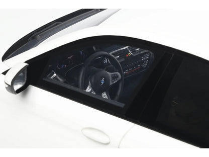 2023 BMW 545e xDrive M Sport Alpine White 1/18 Model Car by GT Spirit-2