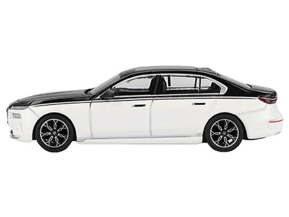 BMW i7 xDrive60 Dravit Alpine White and Black Sapphire Limited Edition 1/64 Diecast Model Car by Mini GT-0