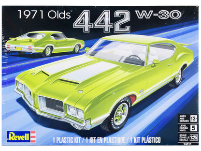 Level 5 Model Kit 1971 Oldsmobile 442 W-30 1/25 Scale Model by Revell-0