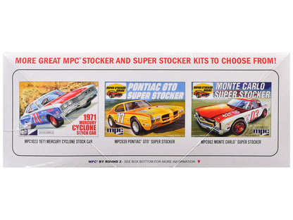 Skill 2 Model Kit 1972 Ford Torino Stock Car "Bobby Isaac" 1/25 Scale Model by MPC-1