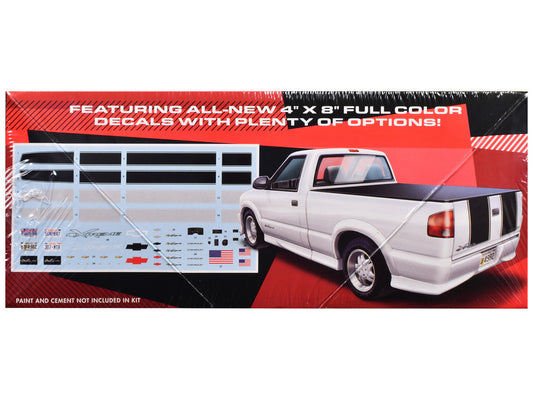 Skill 2 Model Kit 1999 Chevrolet S-10 Xtreme Pickup Truck 1/25 Scale Model by AMT - Car Models