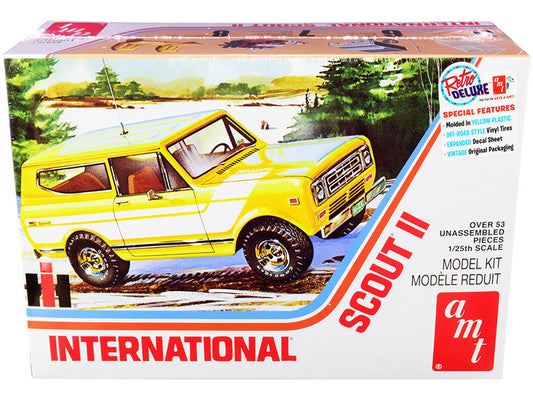 Skill 2 Model Kit IH International Harvester Scout II 1/25 Scale Model by AMT-0