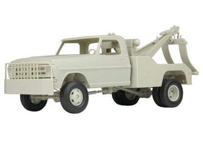 Skill 3 Model Kit 1972 Ford F-350 4x4 Tow Truck High Side Version 1/25 Scale Model by Moebius-1